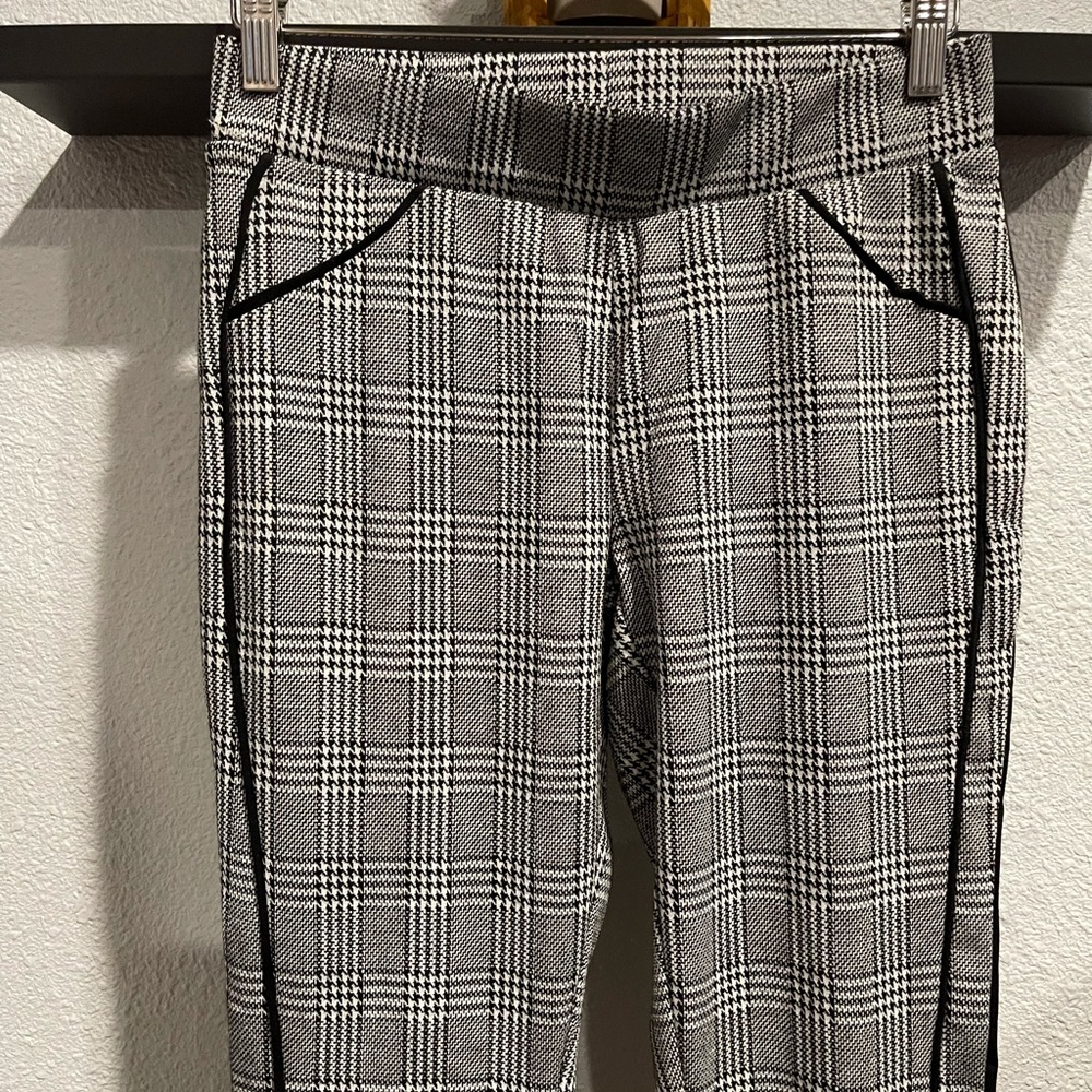 Women’s bottoms - Picture 2 of 6